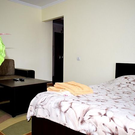 Apartment On Krushelnitskoy 73 Rivne Eksteriør billede